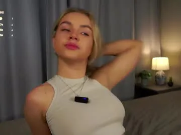 lipswithsmileonthem's Thumb Image