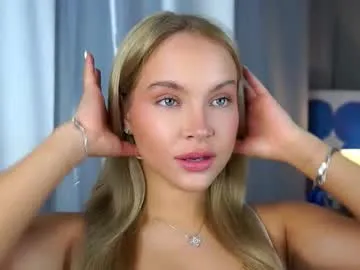 lipswithsmileonthem Image 6