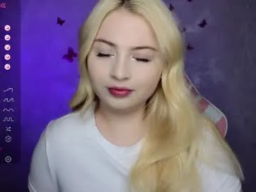 shy_blondiee Image 10