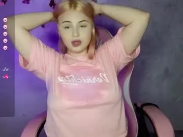 shy_blondiee Image 15