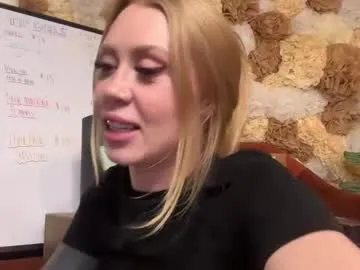 taylorxxxrae's Thumb Image